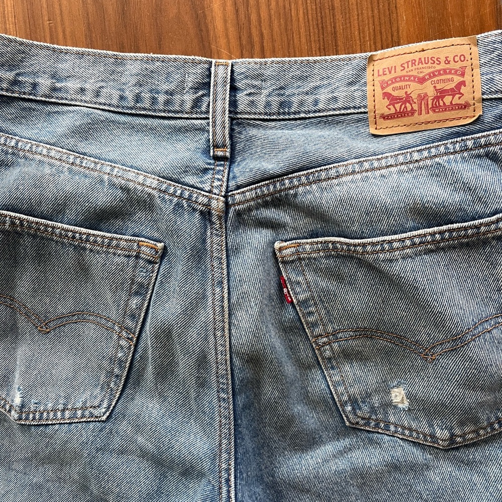 Levi jeans women’s size 29 
‘94 baggy
